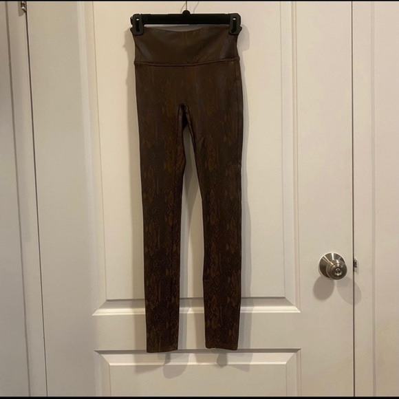 Spanx Faux Leather Snakeskin Leggings - Picture 5 of 6